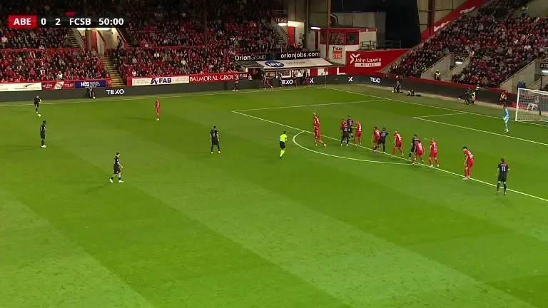 Ocazie pentru Miculescu, care a trimis un voleu cu greu parat de portarul advers