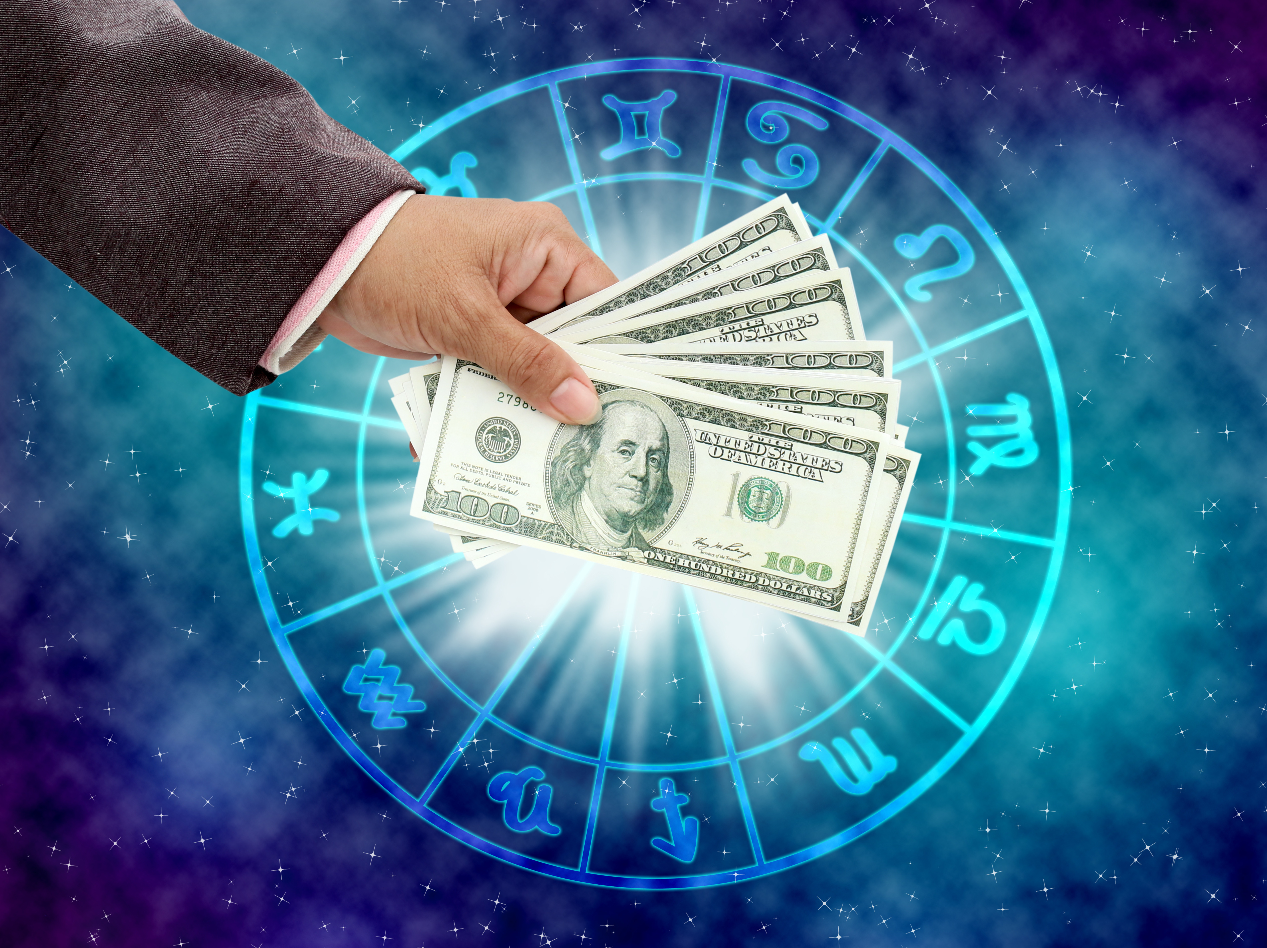 Horoscopul lunii decembrie 2025. Patru zodii care sunt favorizate financiar în următoarea lună