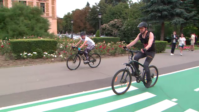 Tot mai mulți români aleg să folosească bicicleta. Am putea avea încă 3.000 de km de piste până vara următoare