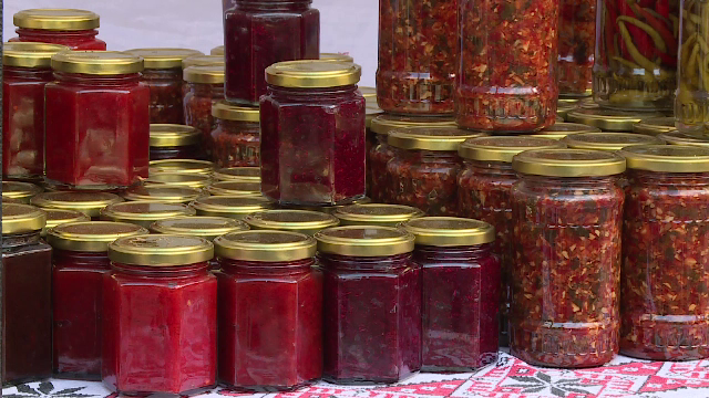 De ce nu prea se găsesc în magazine conserve făcute din legume și fructe românești