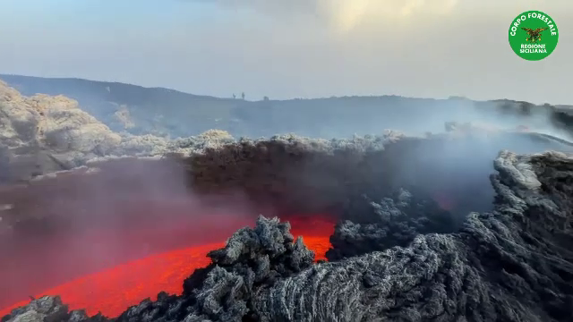 Apropierea de Etna a fost interzisă pentru turiști. Regula impusă de autoritățile italiene