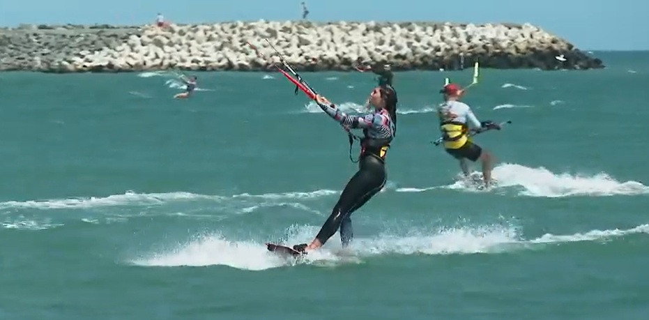 România, inclusă pe harta destinațiilor pentru sporturi extreme. Interesul pentru kitesurfing este tot mai mare