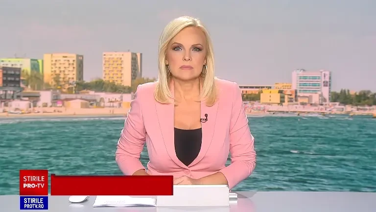 Apa mării s-a răcit brusc cu 10 grade Celsius. Turiștii au intrat cu precauție în apă: „Un pic cu picioarele”