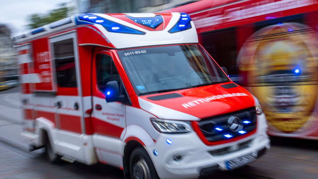 Un șofer amendat cu 13.500 euro pentru că a blocat o ambulanță în misiune pe o autostradă din Germania