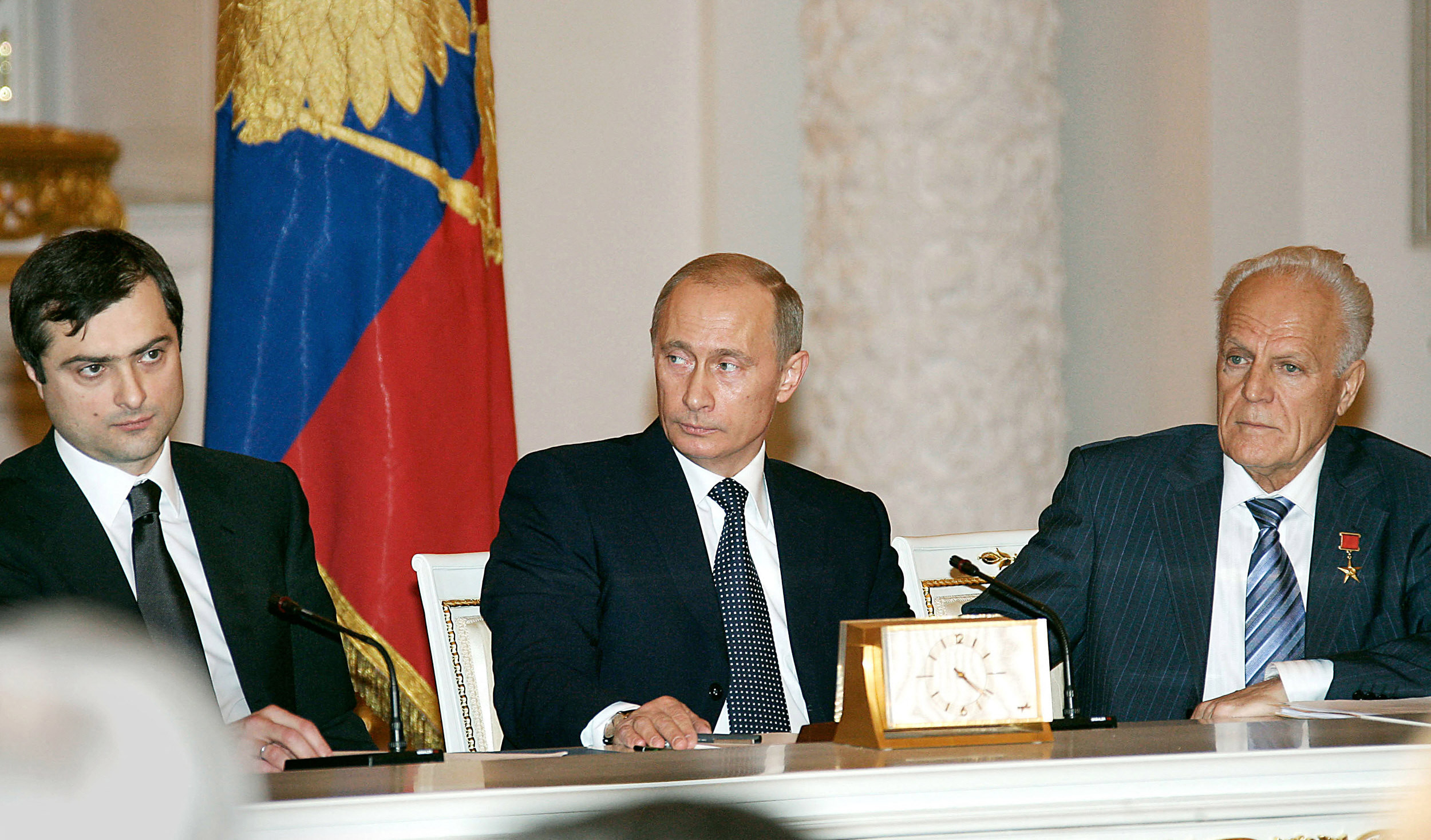 Un mare "erou" de război rus, demascat într-o fraudă militară. Și-a pus soldații să-l împuște, ca să ia distincții și bani