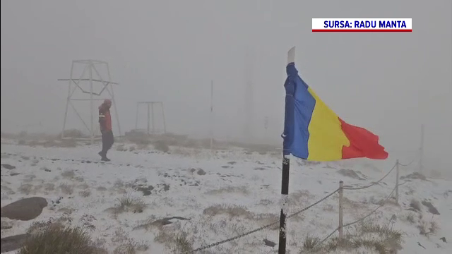 Temperaturile scăzute au adus zăpadă pe munți la final de august. Când va reveni căldura