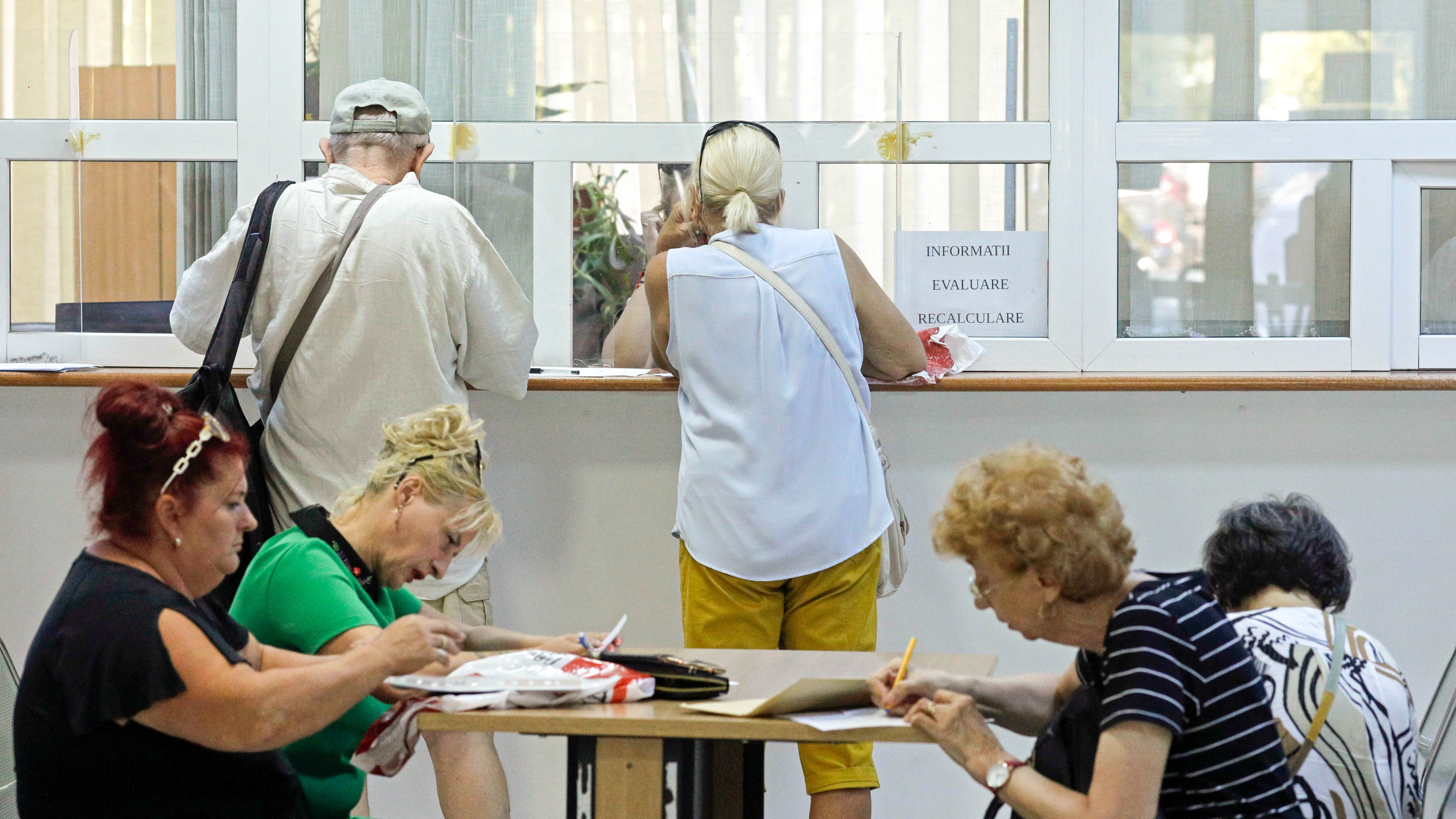 Topul pensiilor din România. Cea mai mare a scăzut cu 9.500 lei după introducerea CASS