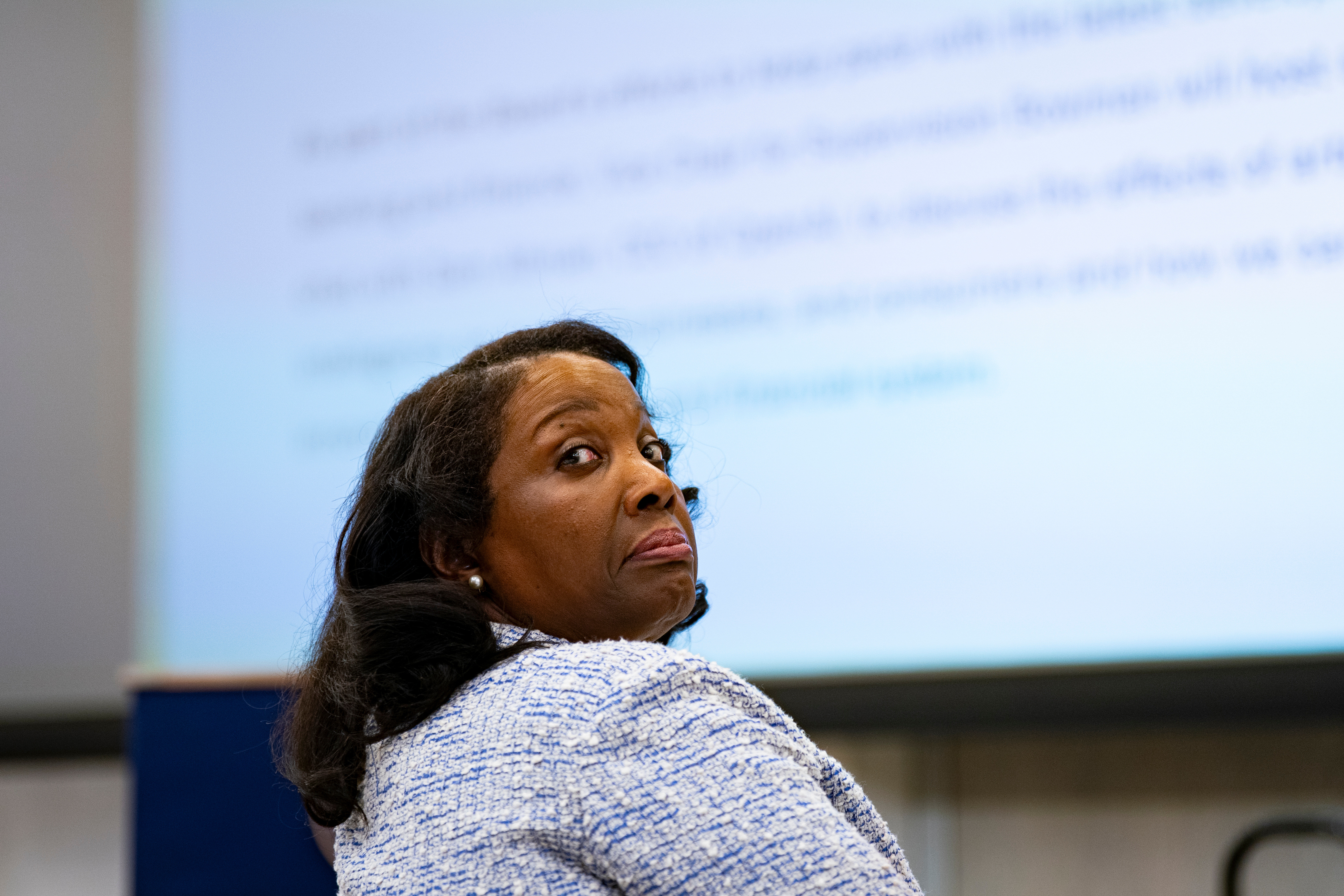 Trump atacă banca centrală. Lisa Cook, guvernatoarea Federal Reserve, va fi demisă „imediat”. Invocă „declarații false”