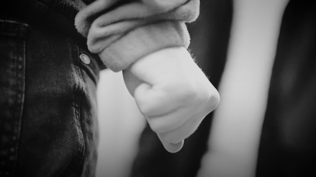 OMS declară bătăile aplicate copiilor o problemă de sănătate publică. Patru din 10 copii din România primesc pedepse fizice