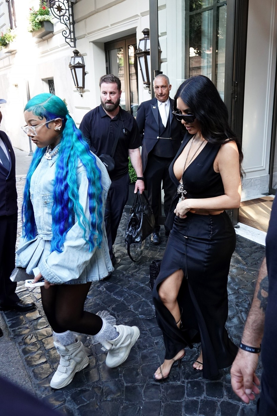 Kim Kardashian răspunde comentariilor legate de stilul vestimentar al lui North West