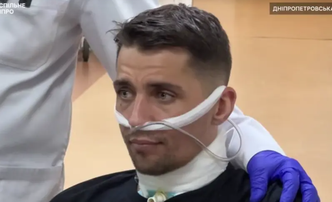 Un soldat ucrainean a supraviețuit 5 zile după ce rușii i-au tăiat gâtul și l-au aruncat într-o groapă