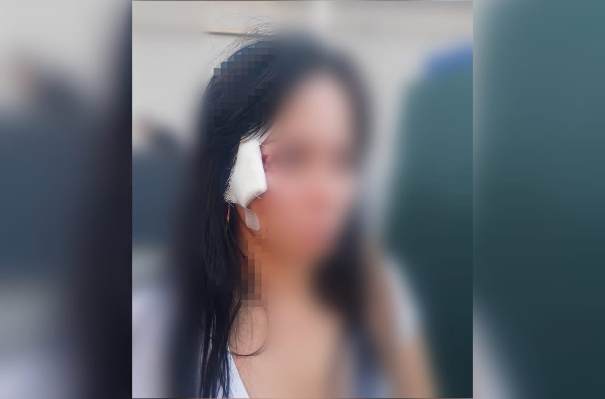 Trei tinere au fost lovite de un bărbat într-un tramvai din București. Individul a fost identificat