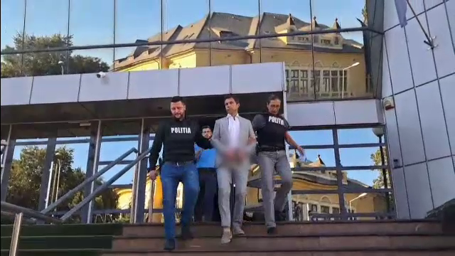 Mandatul primarului din Mangalia a fost suspendat de Prefectura Constanţa. Măsura este valabilă cât timp edilul este arestat