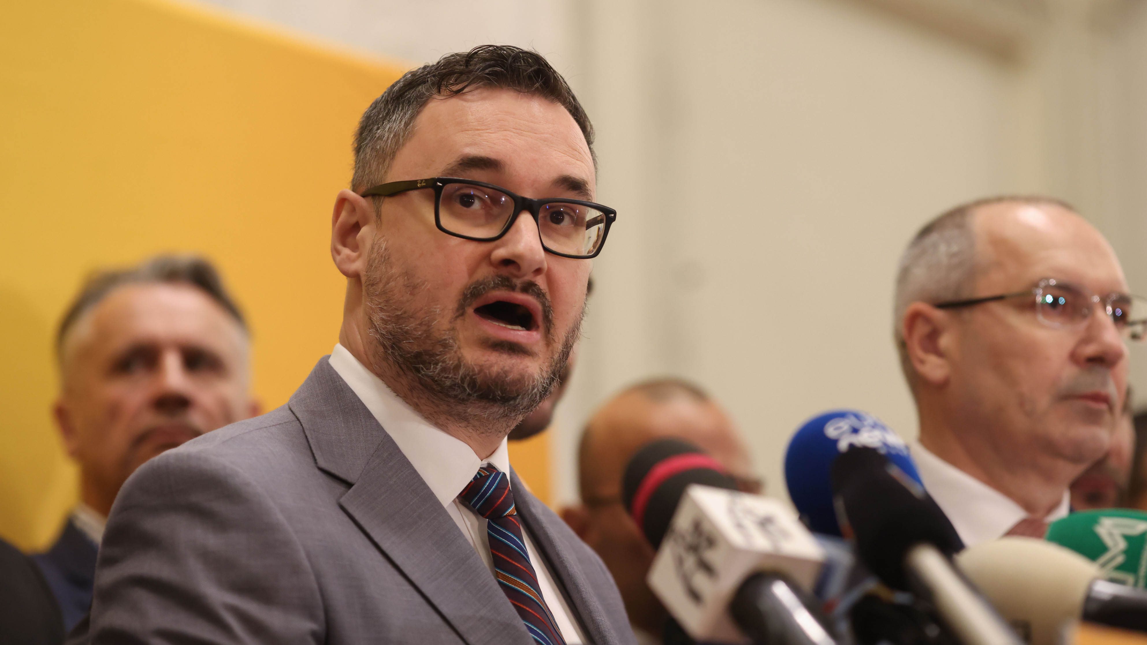 AUR atacă la CCR Legea pensiilor private: „Guvernul Bolojan fură banii românilor din Pilonul II și III!”