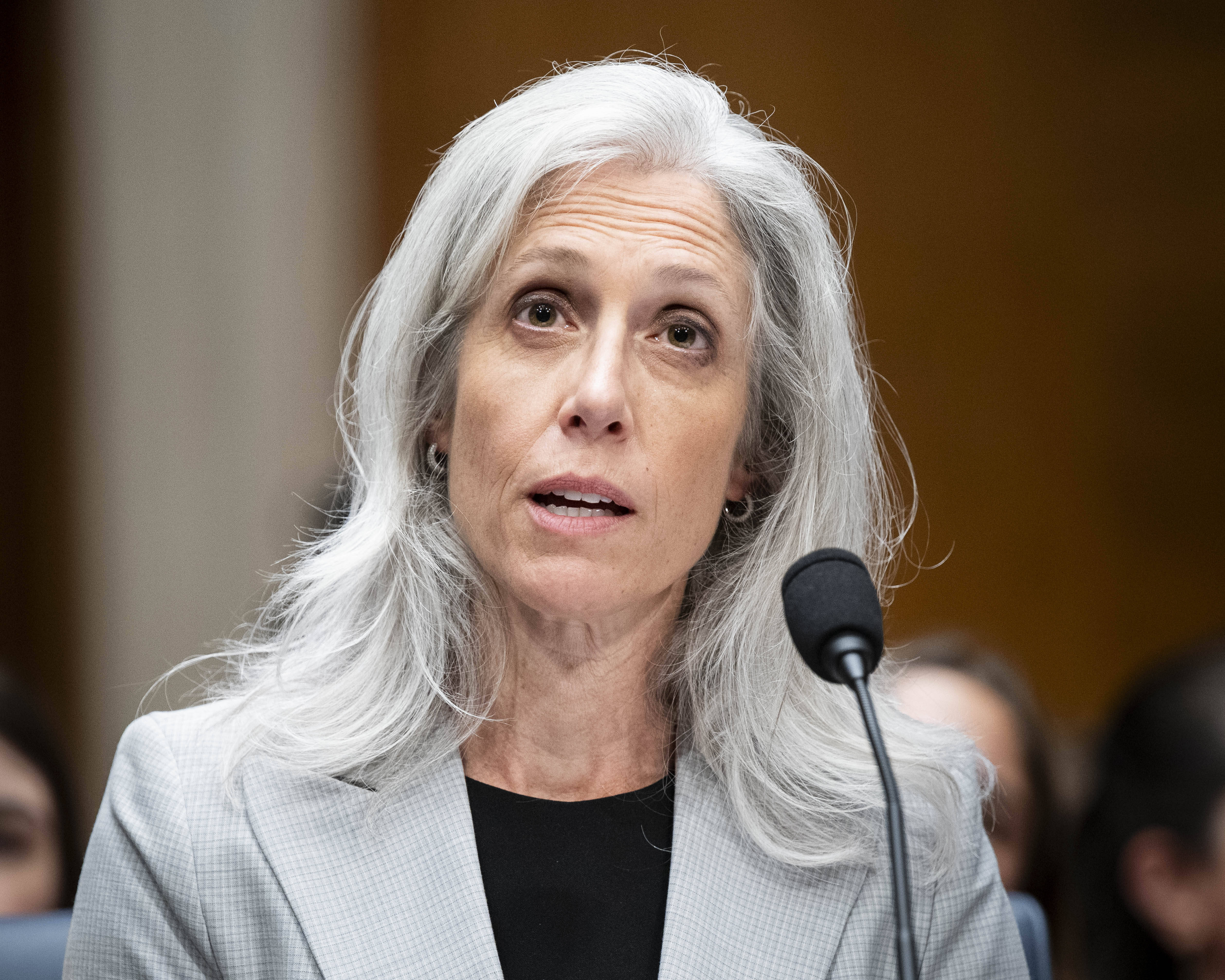 Șefa Sănătății Publice din SUA a fost demisă, la doar o lună de la numire. S-a pus contra șefului ei conspiraționist