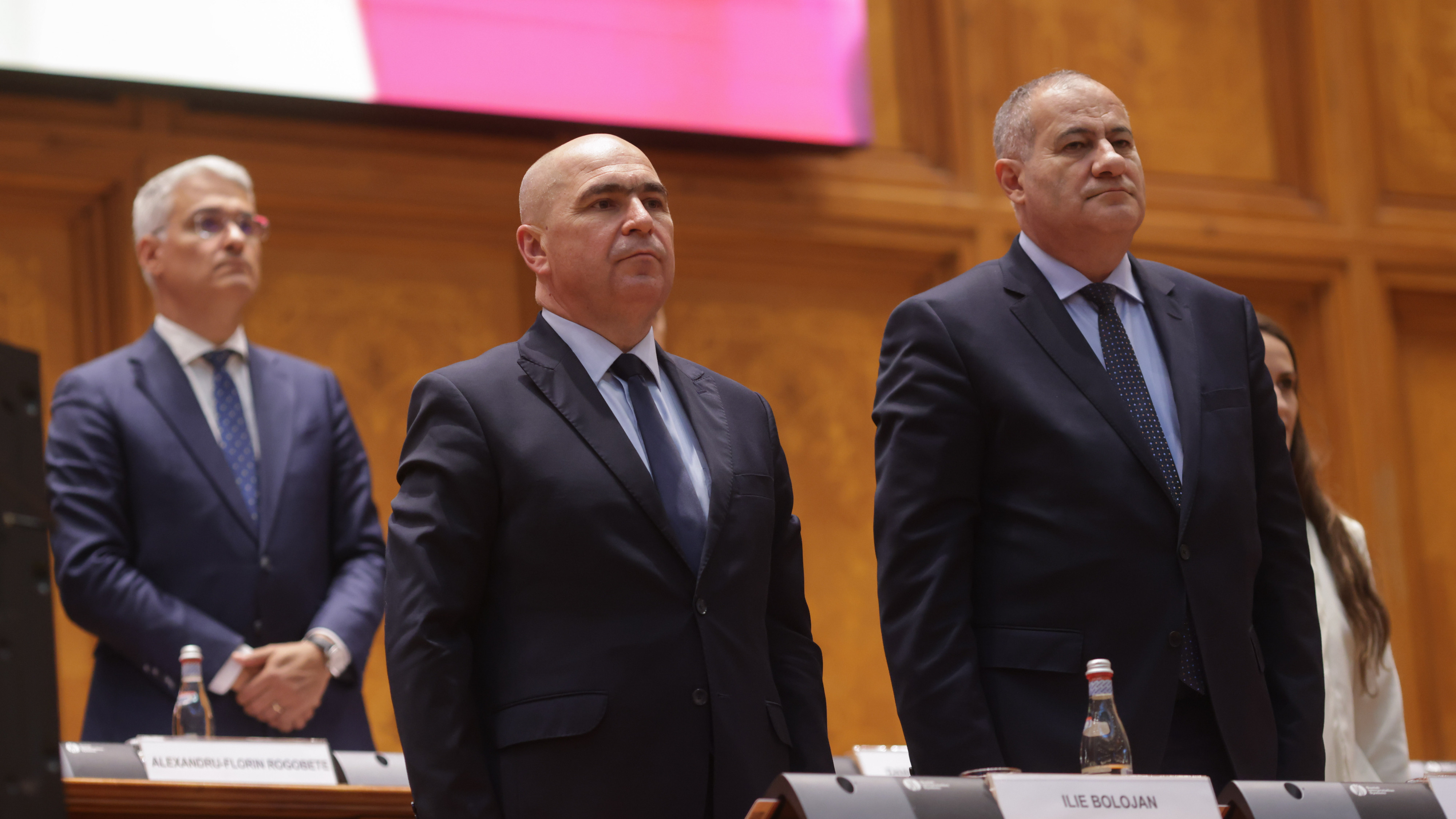 Pachetul 2 de măsuri fiscale, spart în șase bucăți. Bolojan: Au șanse mai mari să treacă de CCR