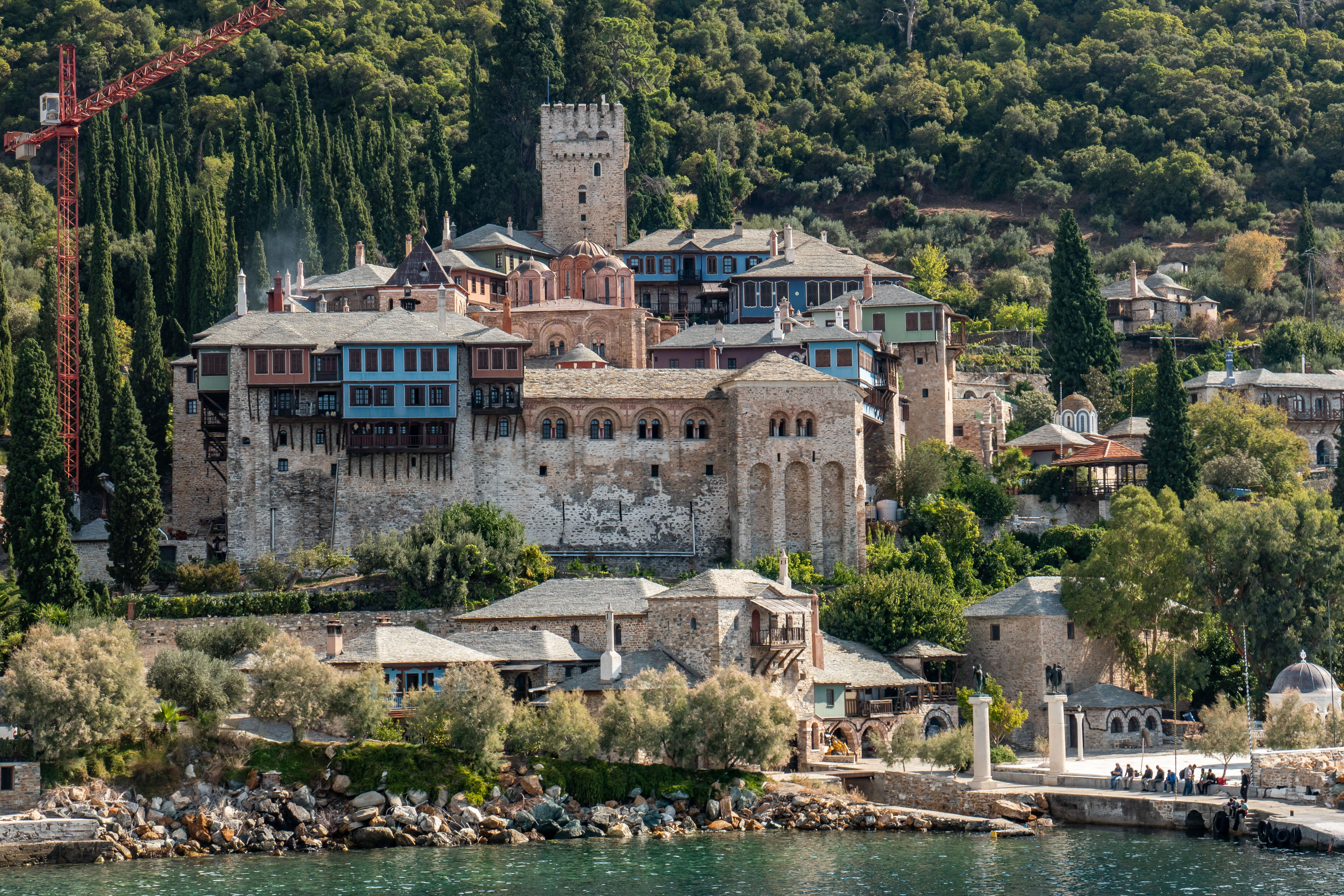 Muntele Athos – între spiritualitate, istorie și plaje liniștite. Cum poate fi vizitat și de ce nu toți turiștii au voie aici