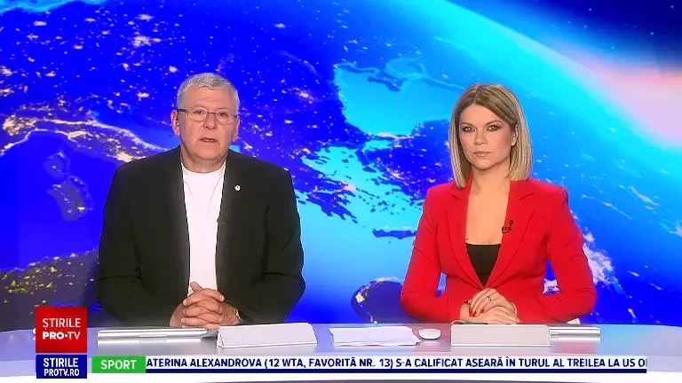 Un biet pui de pisică, rămas pe acoperișul unui bloc din Vaslui, le-a dat bătăi de cap locatarilor, dar și pompierilor