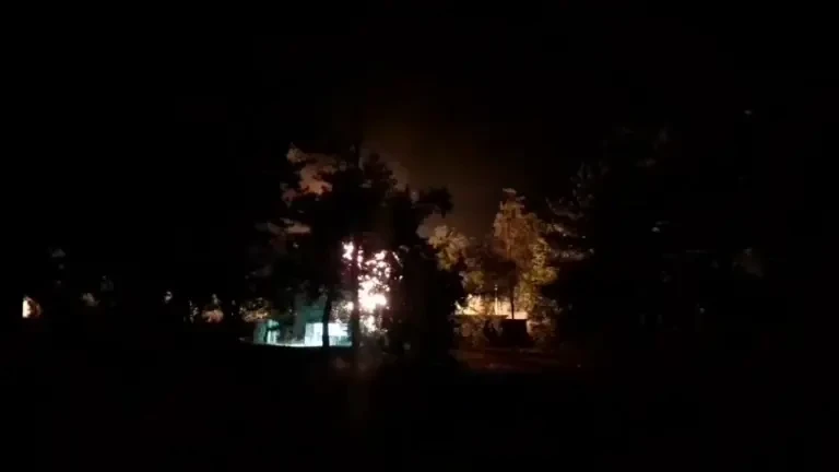 Explozie la Amara, unde o pungă cu gaze a fost atinsă în timpul unor foraje. Craterul și-a dublat dimensiunea