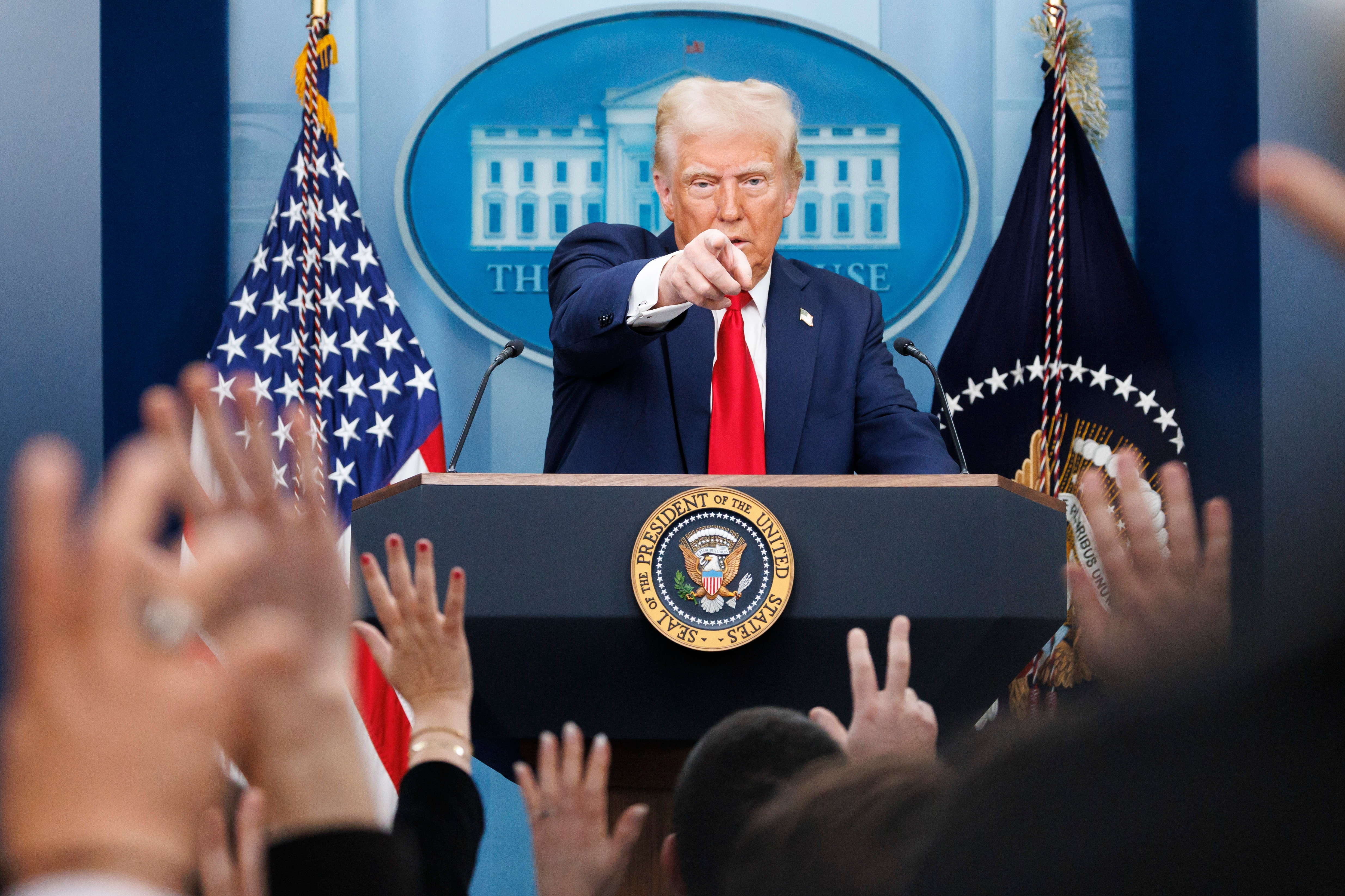 Casa Albă a ajuns să invoce ”ingerințe externe” și ”propaganda străină”. Dezvăluirea din Europa care îl agită pe Trump