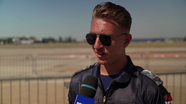 Spectacol de neuitat la BIAS 2025. Omul care tratează aeronava F-16 ca pe „o prințesă”: Necesită mai mult tratament