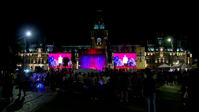 Festivalul caritabil INIMO din Iași a început. Peste 10.000 de copii vor primi haine și rechizite noi