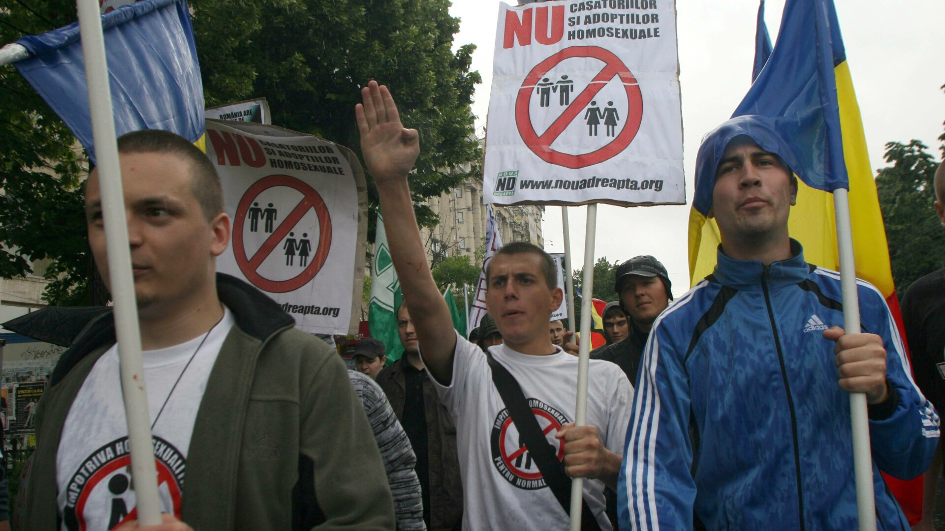 Asociațiile civice cer CNCD să monitorizeze mitingul anti-migranți din București. Organizatorii invocă ”rasa non-albă”