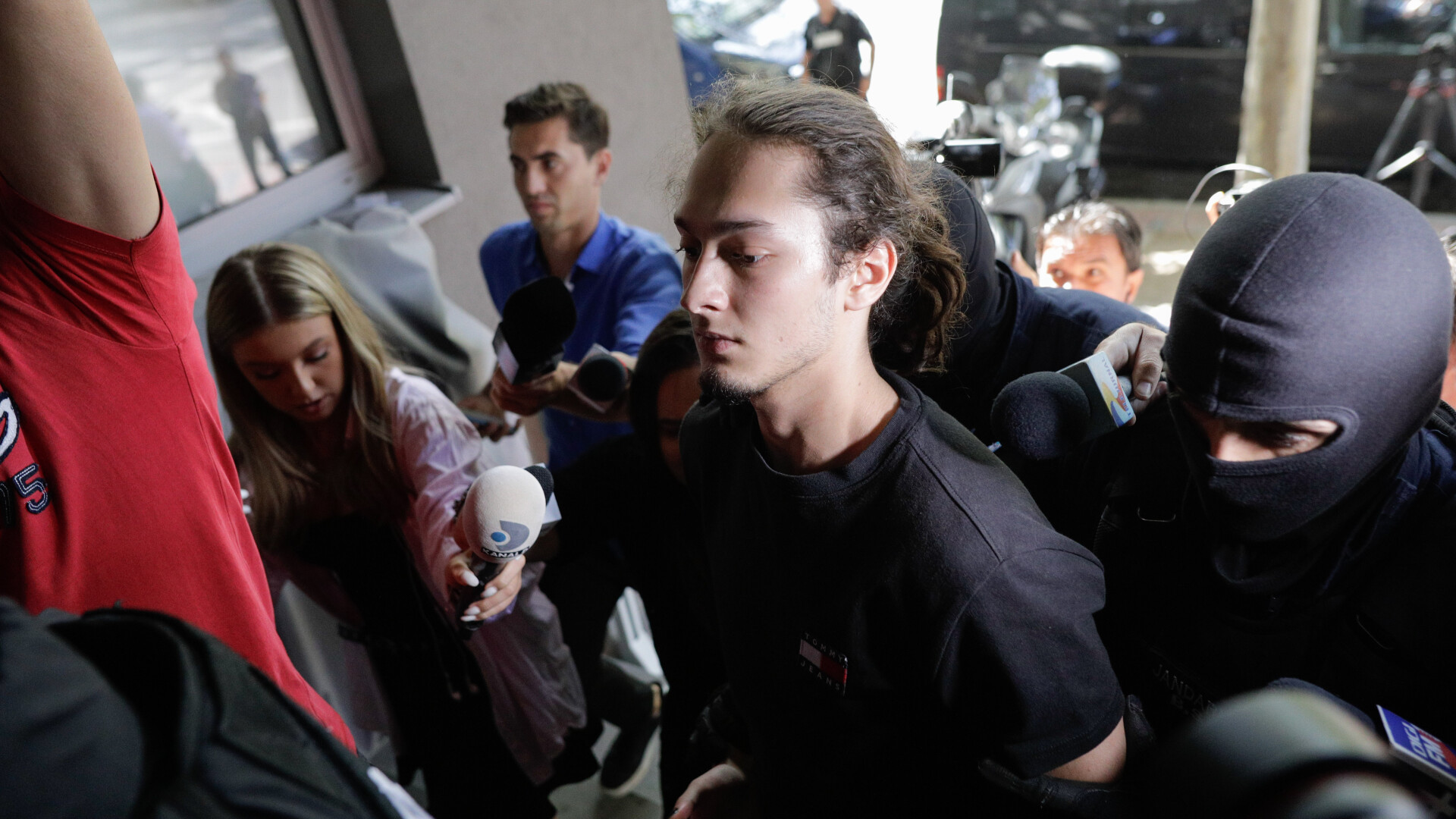 Maru, presupusul dealer al lui Vlad Pascu, arestat la domiciliu în cazul morții unui tânăr care s-a drogat în locuința sa