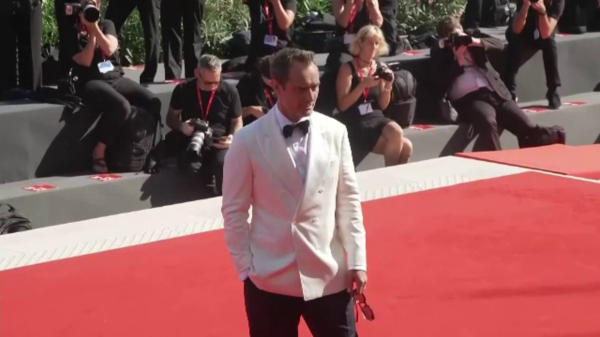 Jude Law, despre interpretarea lui Vladimir Putin în „Magul de la Kremlin”: „N-am căutat controversa”