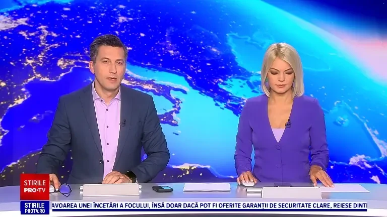 Jude Law, pe covorul roșu de la Veneția. Actorul nu s-a temut să îl interpreteze pe Putin în "The Wizard of the Kremlin"