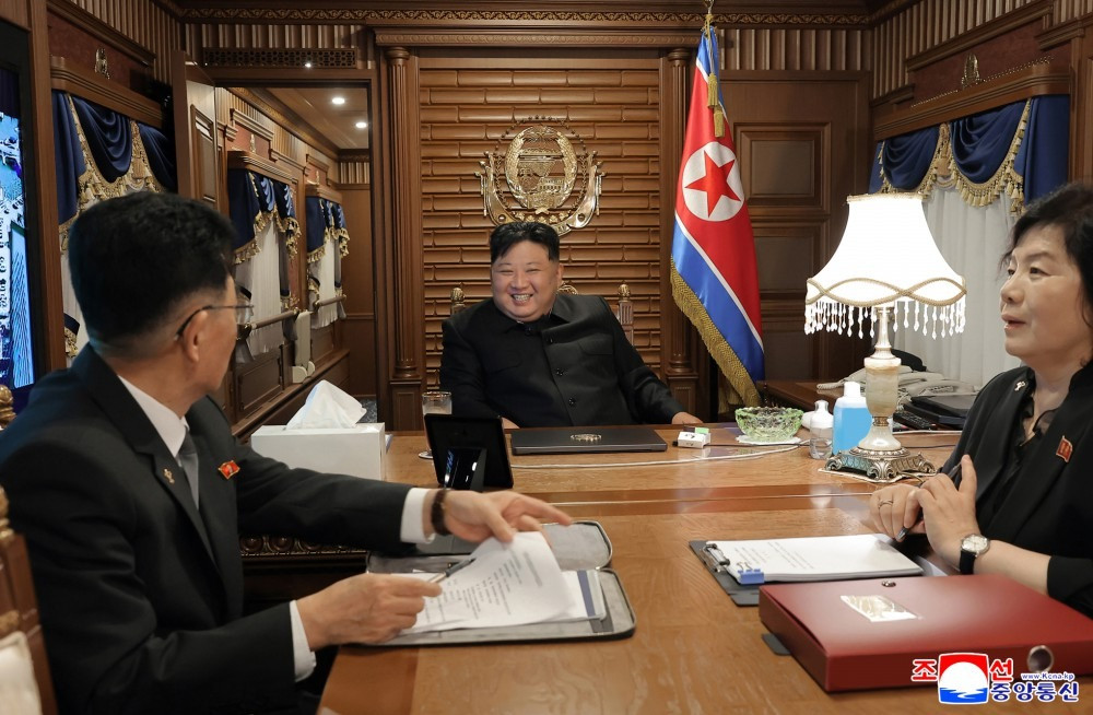 Kim Jong Un a ajuns în China într-un tren blindat. Primul președinte nord-coreean la parada chineză, după 66 de ani