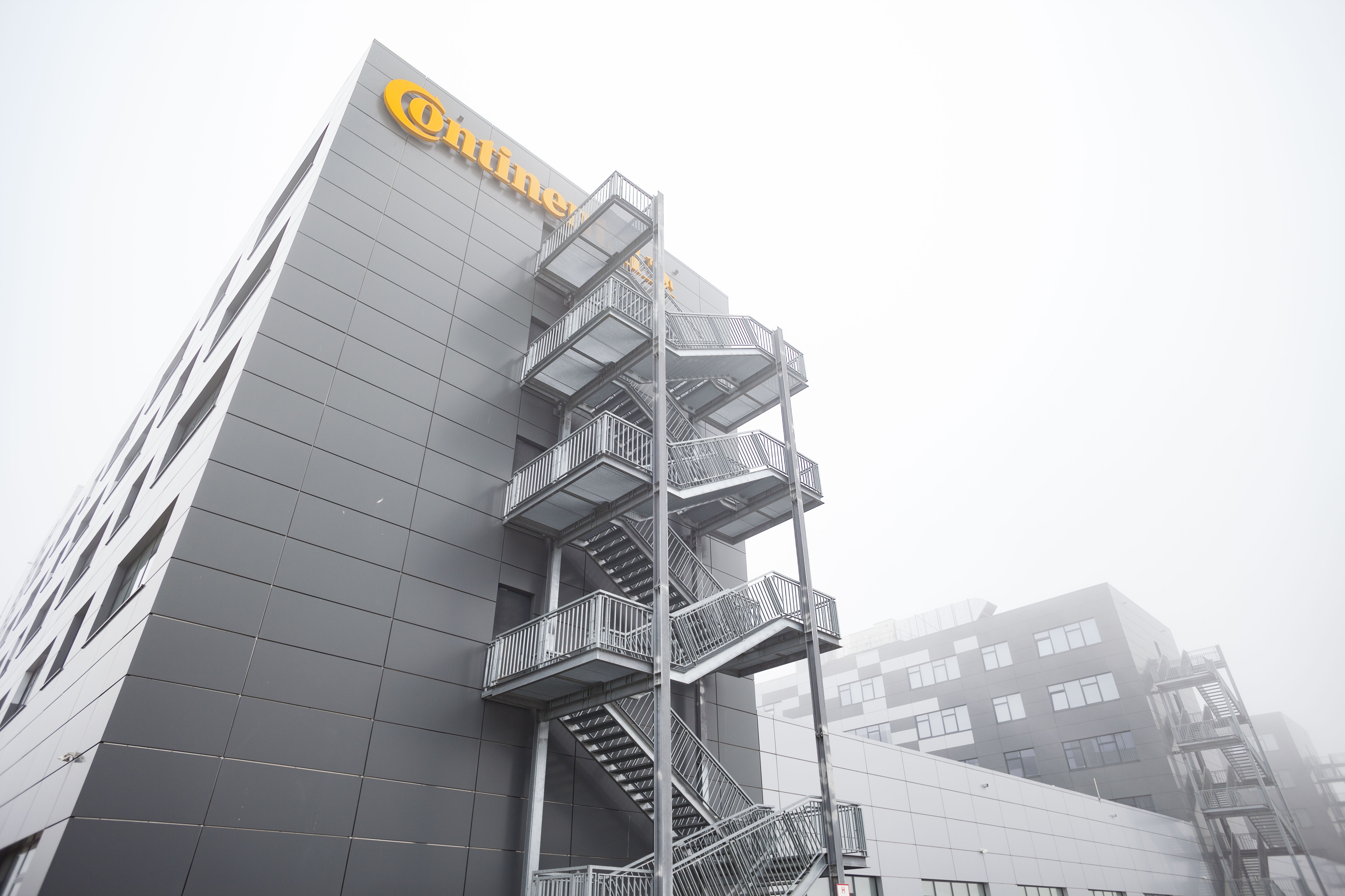 O mare companie din România cu 13.000 de angajați și-a schimbat numele