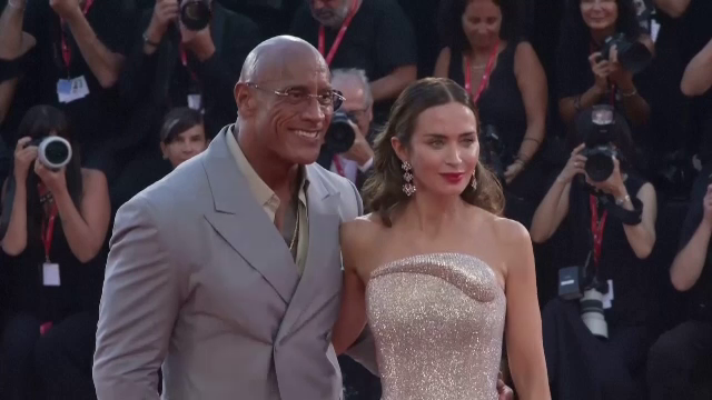 Dwayne Johnson, apariție spectaculoasă la Veneția. Actorul a trecut printr-o schimbare de look spectaculoasă