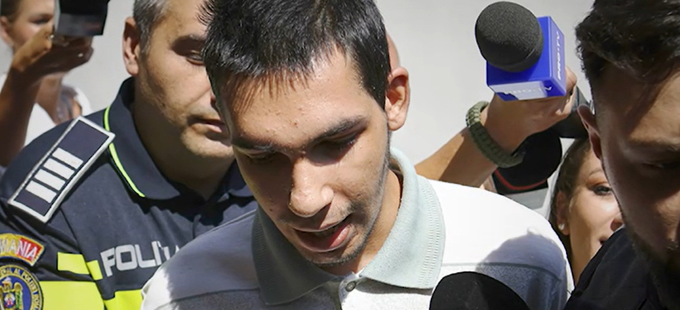 Mama tânărului care l-a bătut pe livratorul din Bangladesh în București: „Fiecare mai face astea”. Mesajul curierului