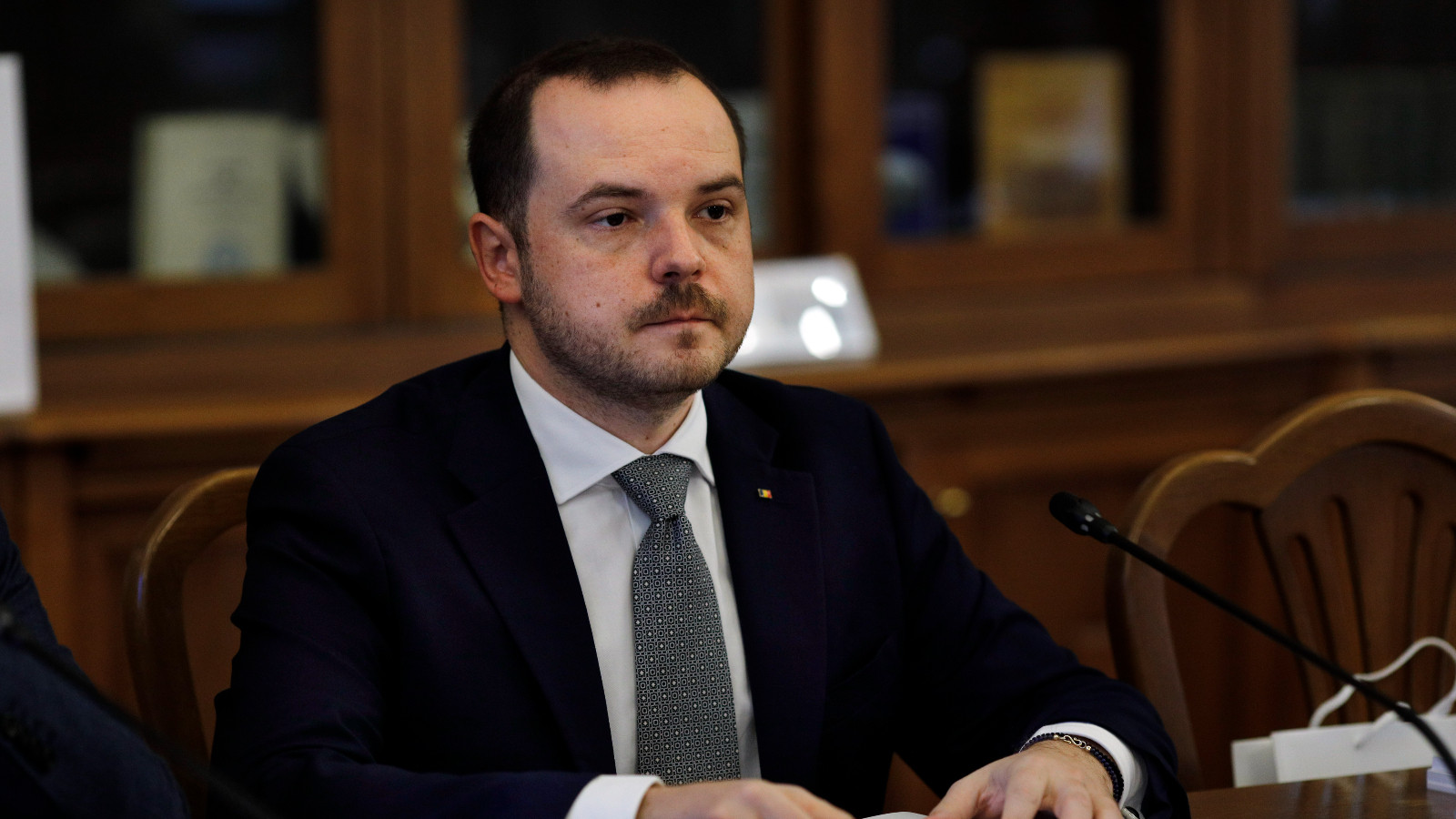 Rogobete: Încă există mulți oameni care cred că, odată cu noua carte de asigurări de sănătate electronică, vor fi microcipaţi