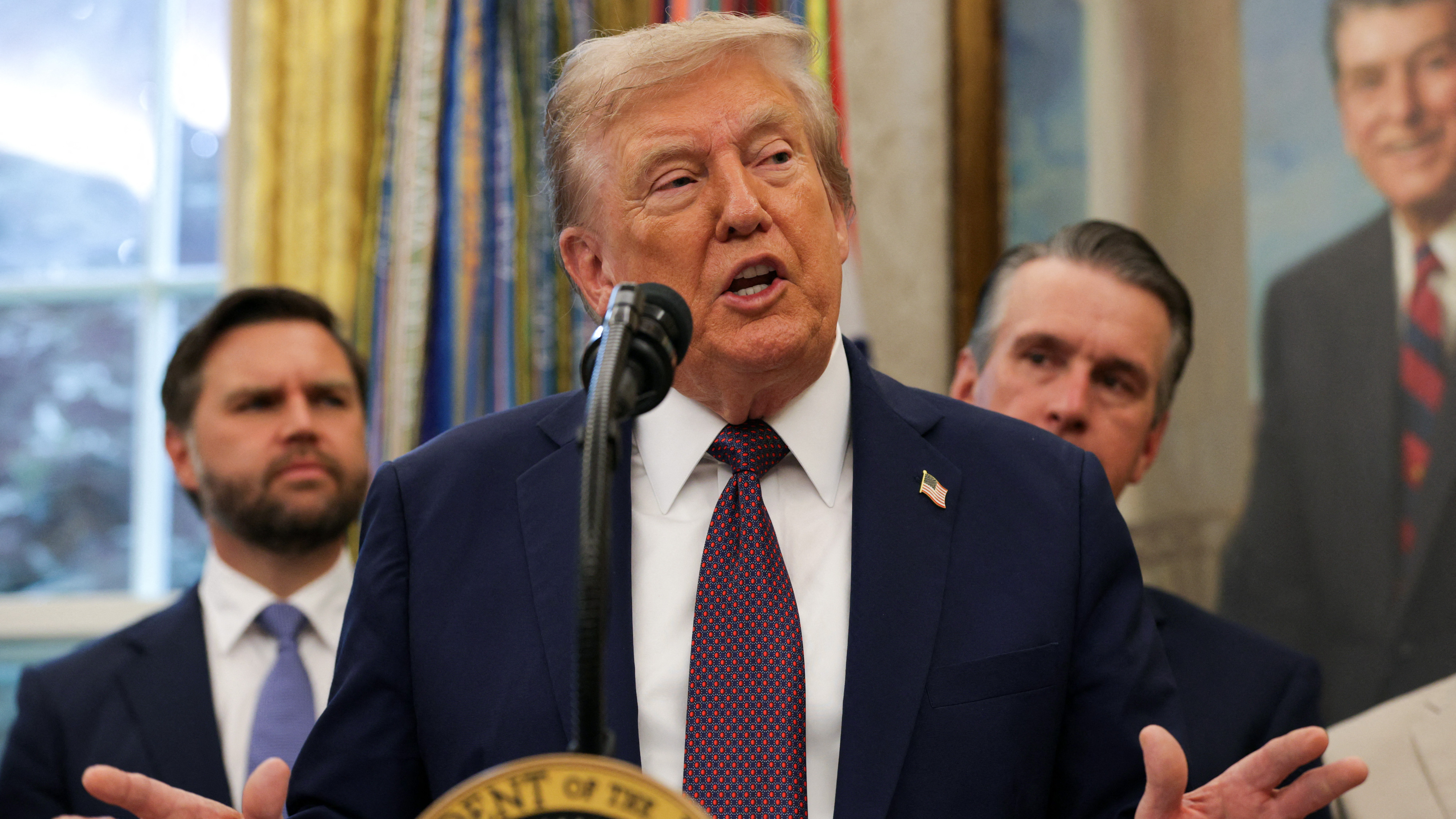 CNN: Trump ia în considerare atacarea cartelurilor de droguri direct în Venezuela