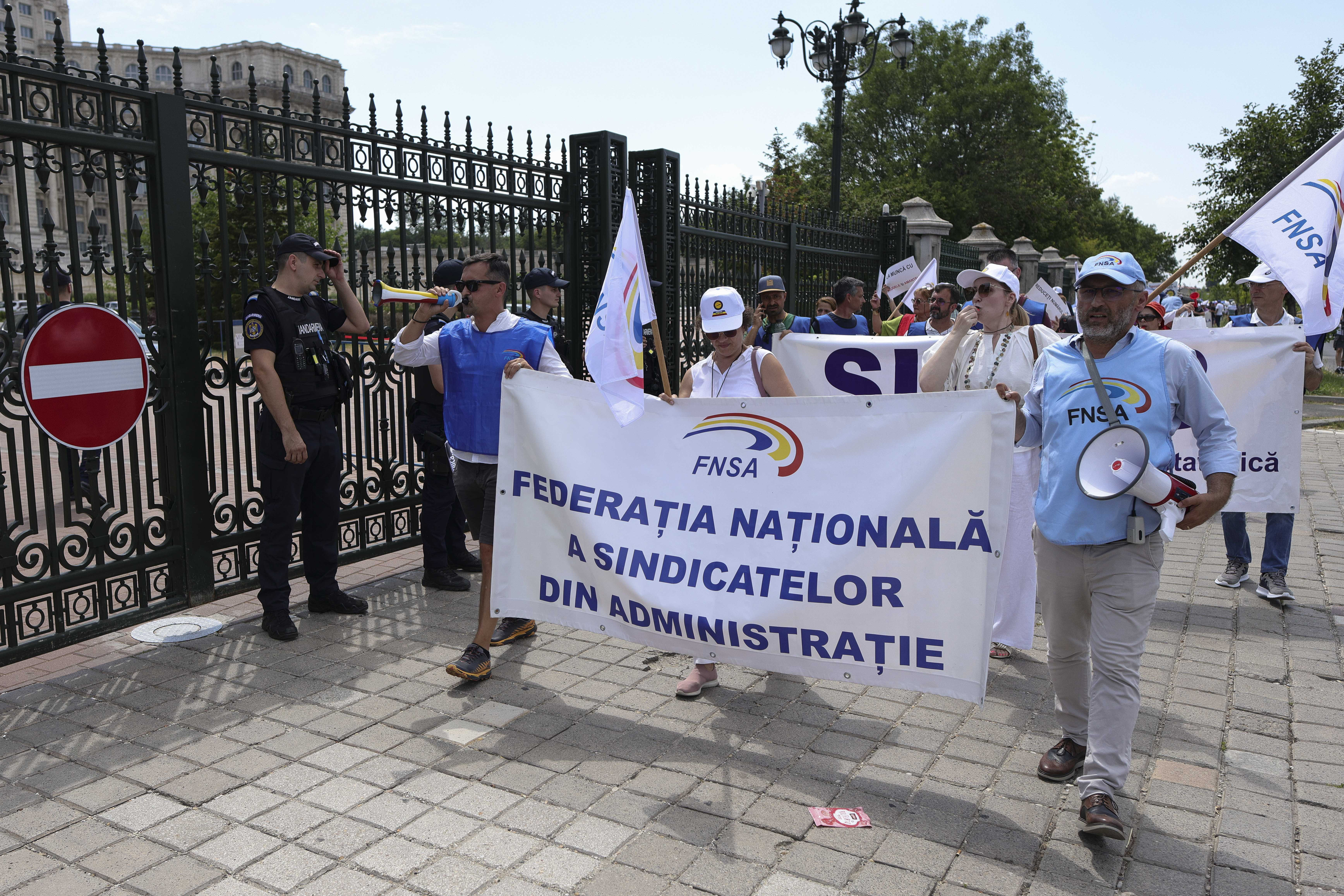 Sindicatele din administrația publică anunță declanșarea unor proteste masive în România, urmate de o grevă generală