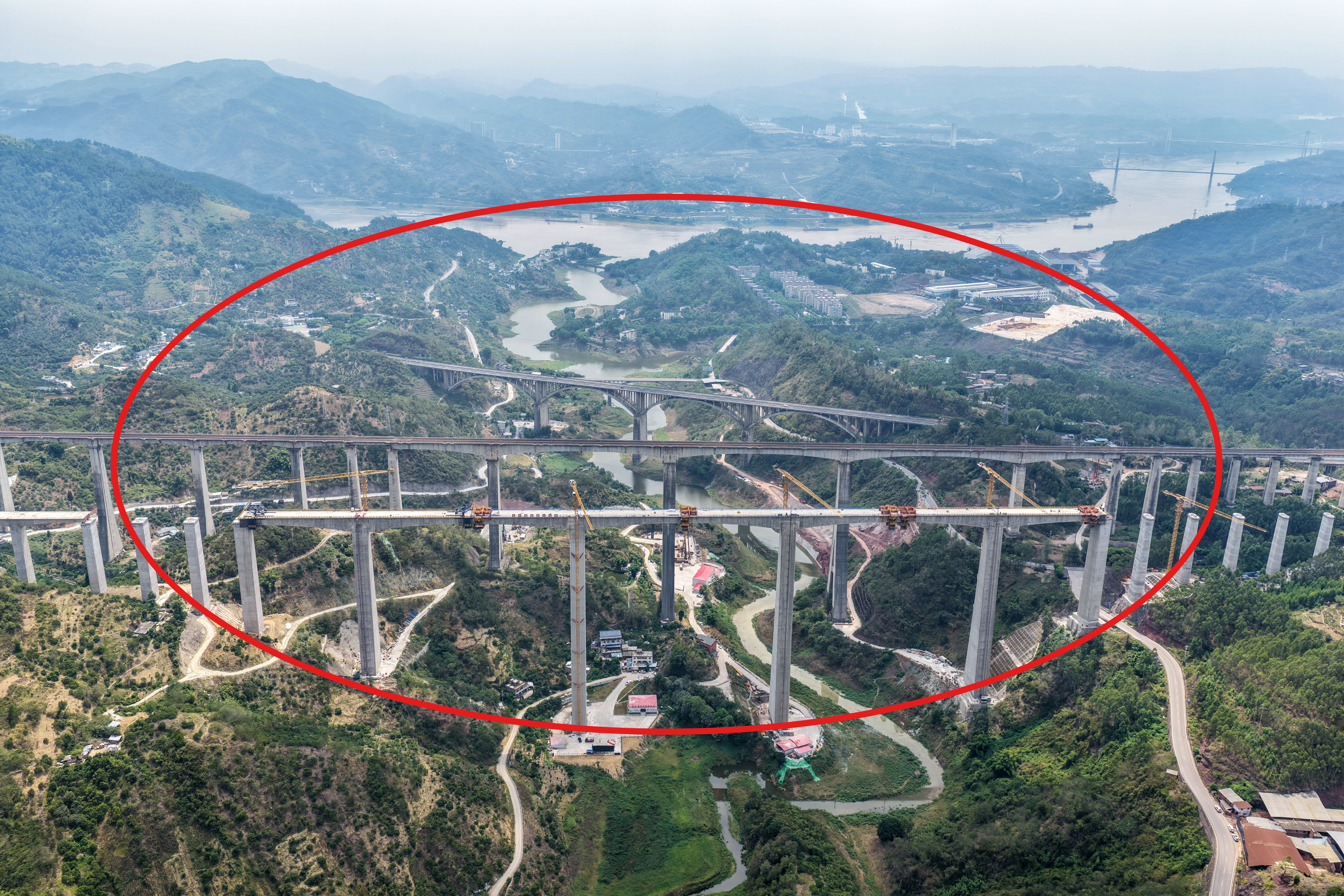 FOTO China construiește, în tăcere, varianta terestră a Canalului Suez, ca să nu mai traverseze Marea Sudului și să evite SUA