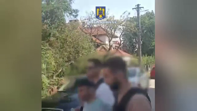 Recidivist periculos, prins de polițiștii din Prahova într-un autocar care mergea spre Londra. Ataca bătrâne în autobuz