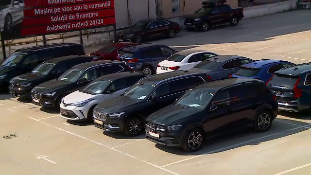 Oameni de afaceri suspectați de evaziune cu mașini de lux, în arest la domiciliu. Sechestru de 10 milioane de euro