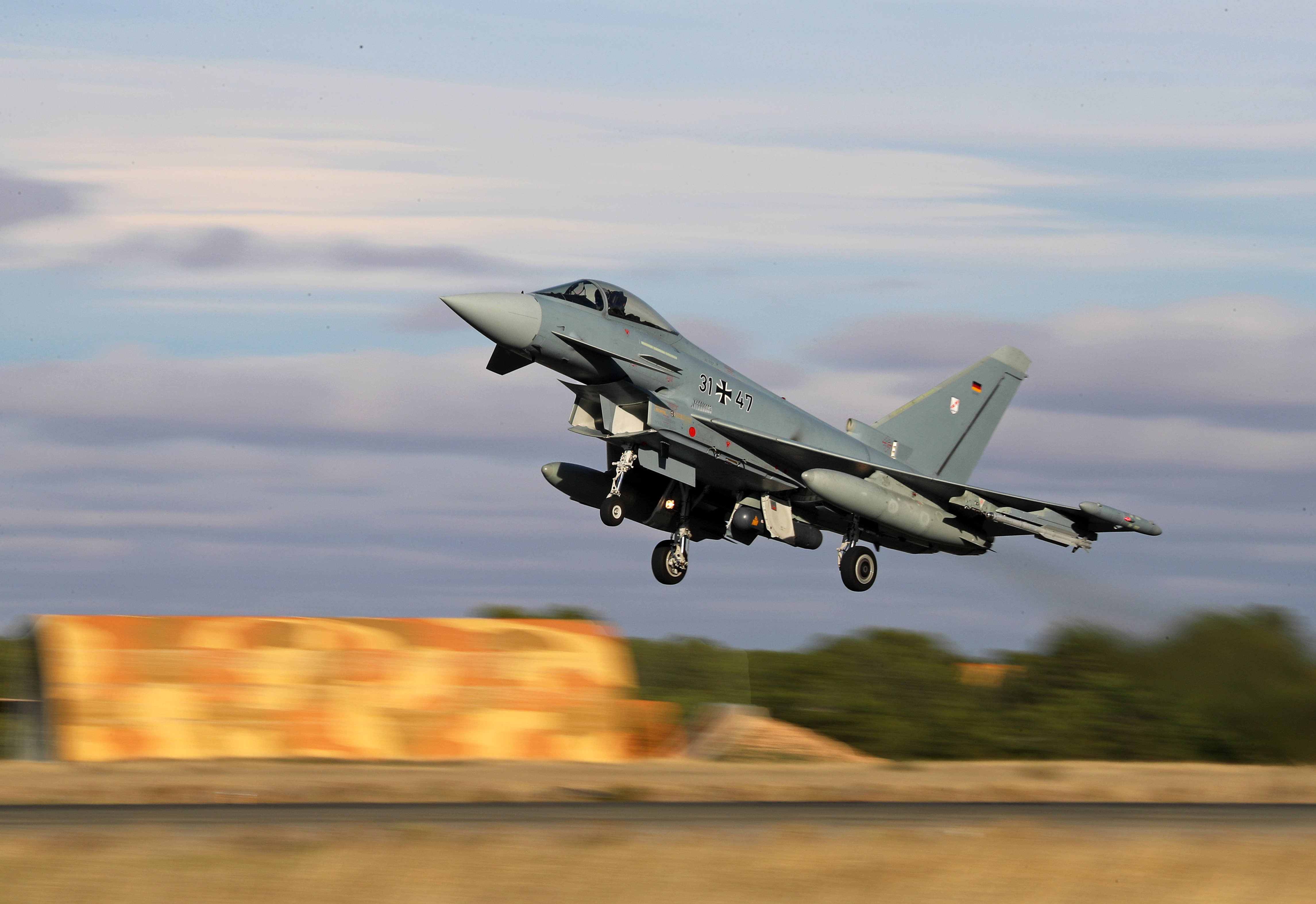 Avioane de luptă nemțești Eurofighter, ridicate de la Kogălniceanu pentru a survola frontiera. Drone detectate lângă Sulina