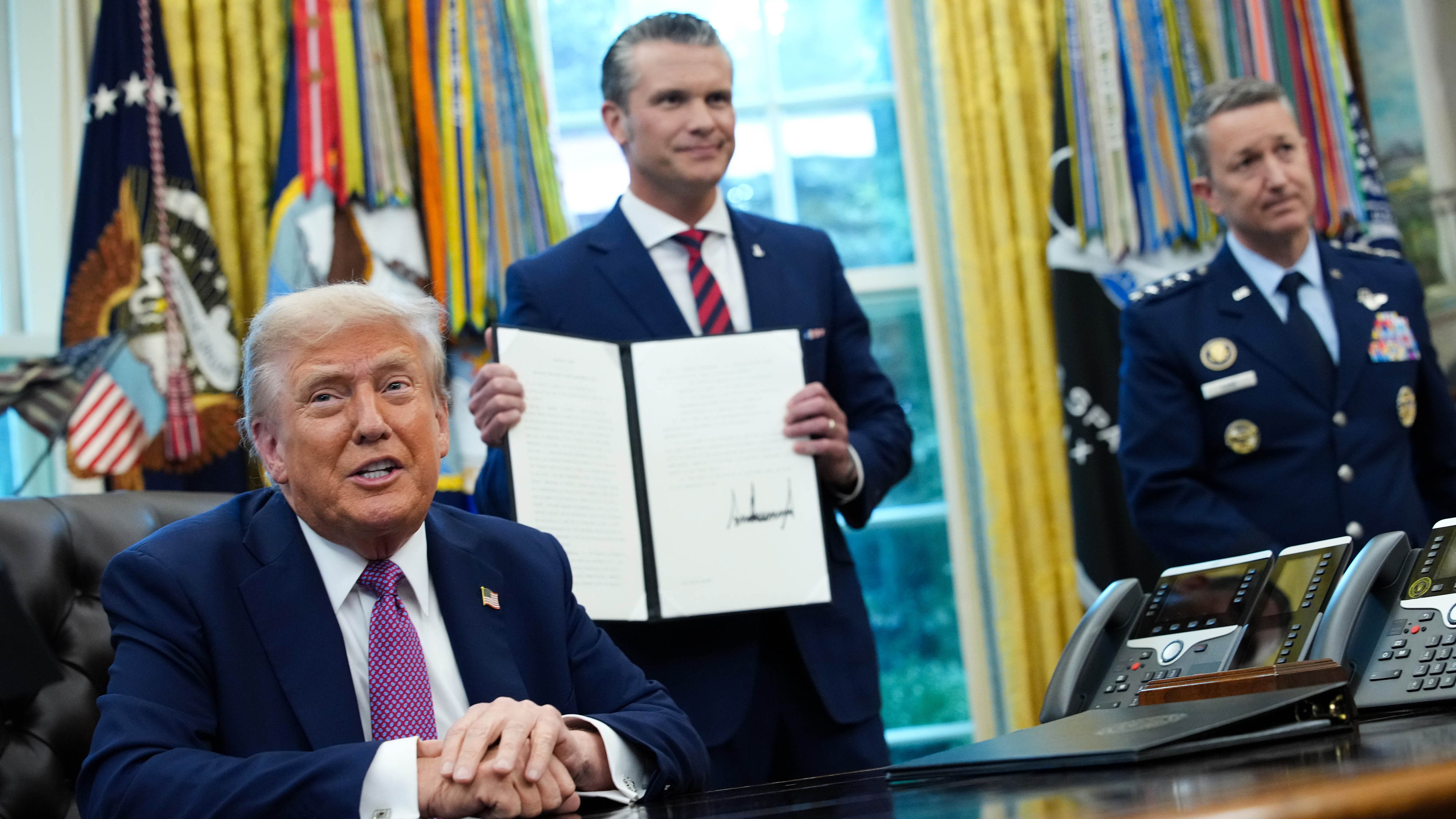 Donald Trump a redenumit Pentagonul în Departamentul de Război: E un nume mai potrivit ținând cont de starea lumii