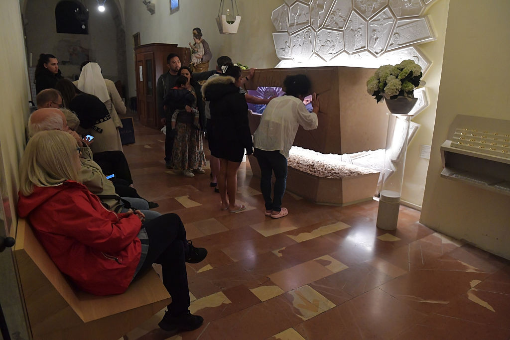 Primul „sfânt 2.0” la Vatican. Un adolescent, decedat în 2006, pasionat de internet, a fost canonizat