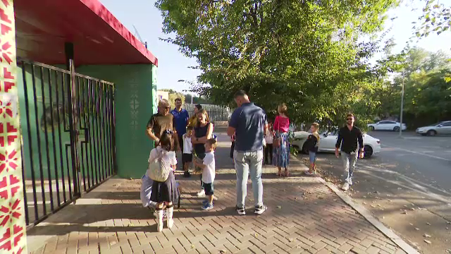 Ministerul Educației nu are statistici clare despre școlile care au amânat festivitățile. Cum a arătat prima zi de școală