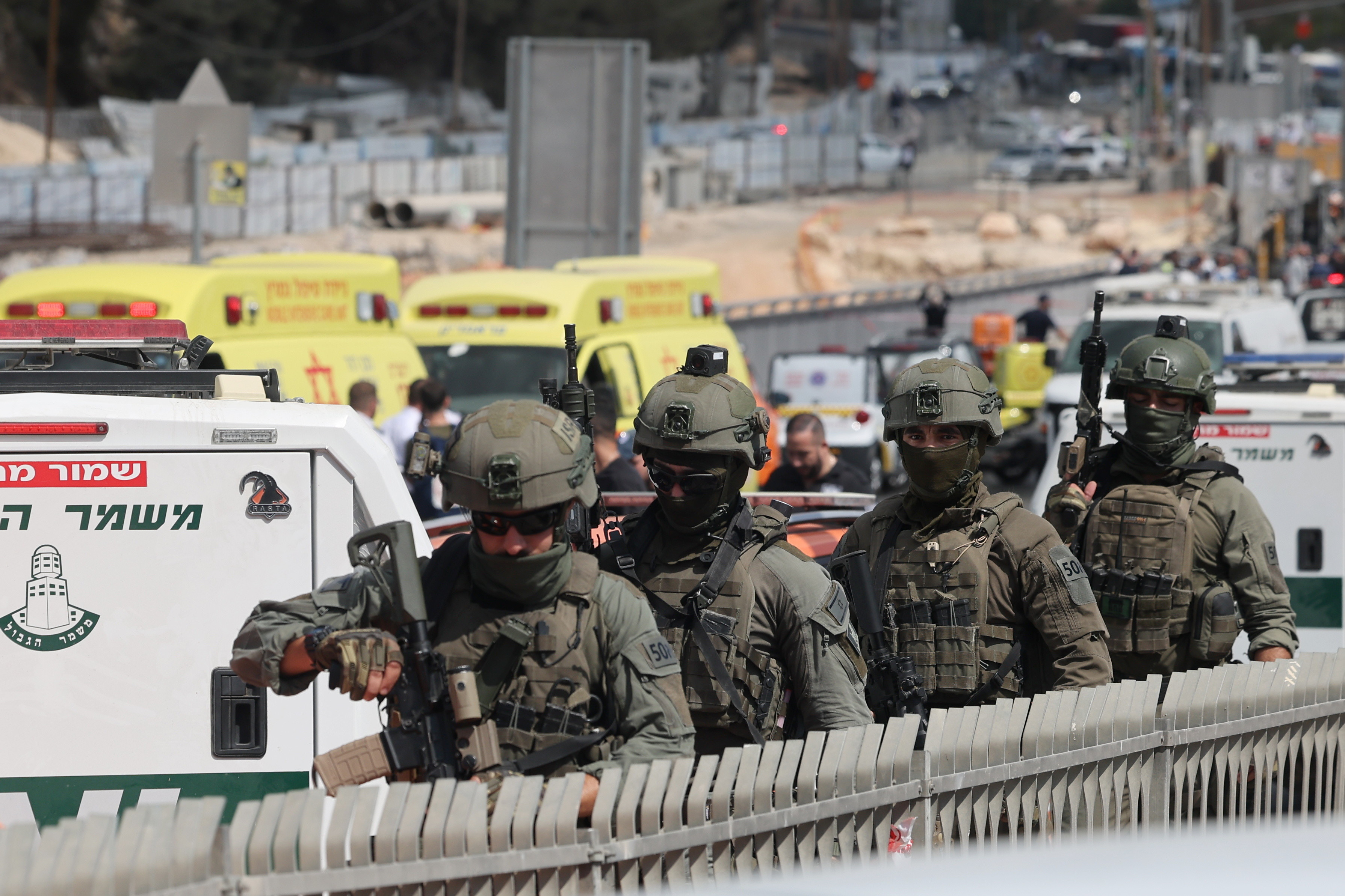 Atac ucigaș în Israel. Teroriștii au deschis focul într-un autobuz. Bilanțul a ajuns la 6 oameni morți și 21 răniți