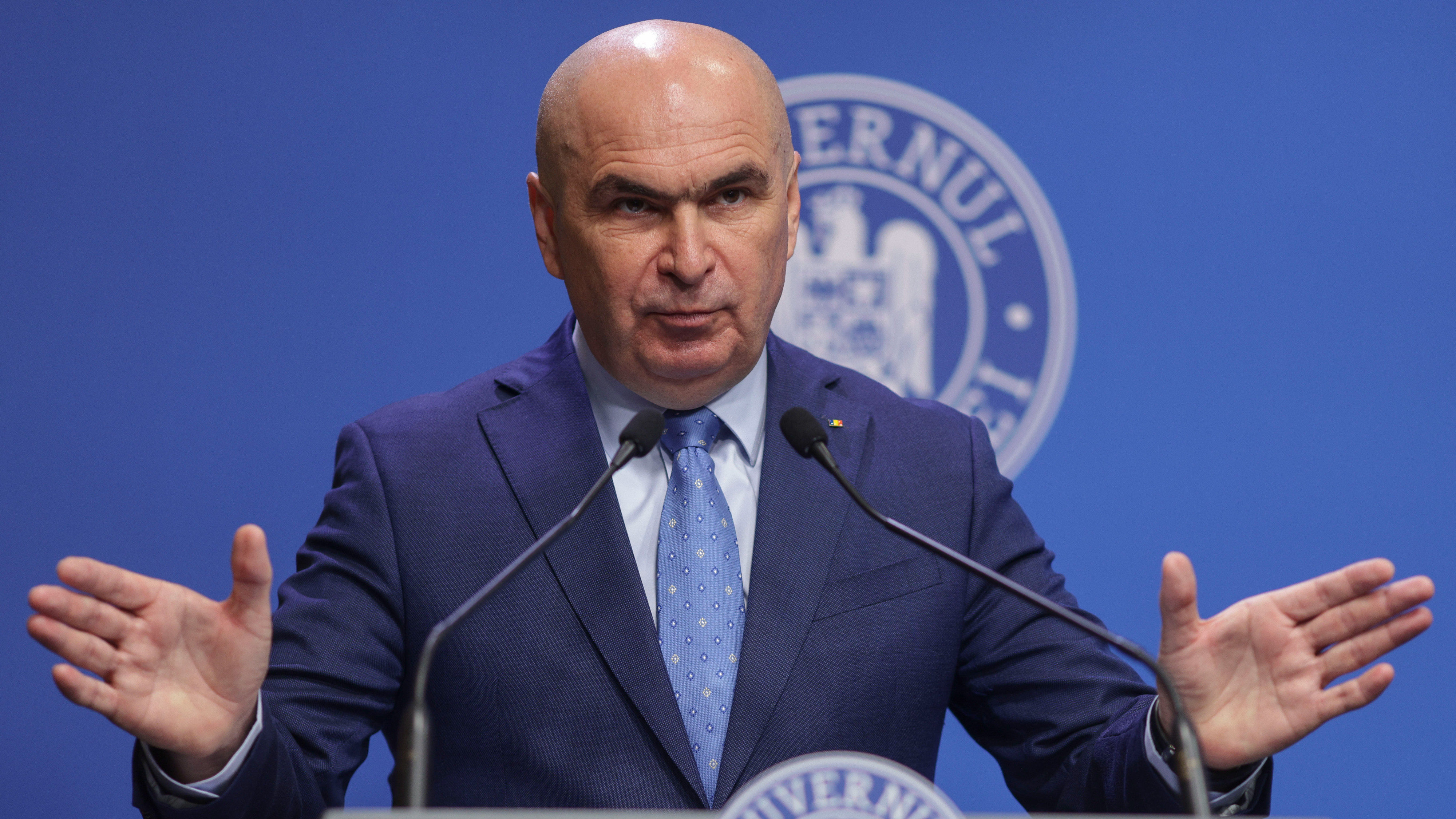 Ilie Bolojan: „Corecțiile” bugetare amână creșterea economică până în 2026. INS confirmă încetinirea abruptă