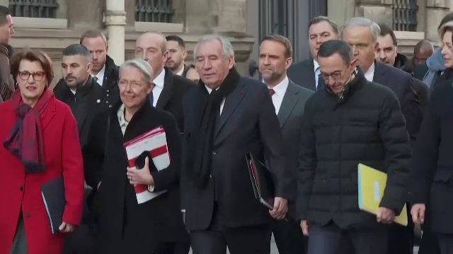 Politolog, despre premierul francez Bayrou: „A preferat să se sinucidă, în loc să aștepte să fie executat politic”