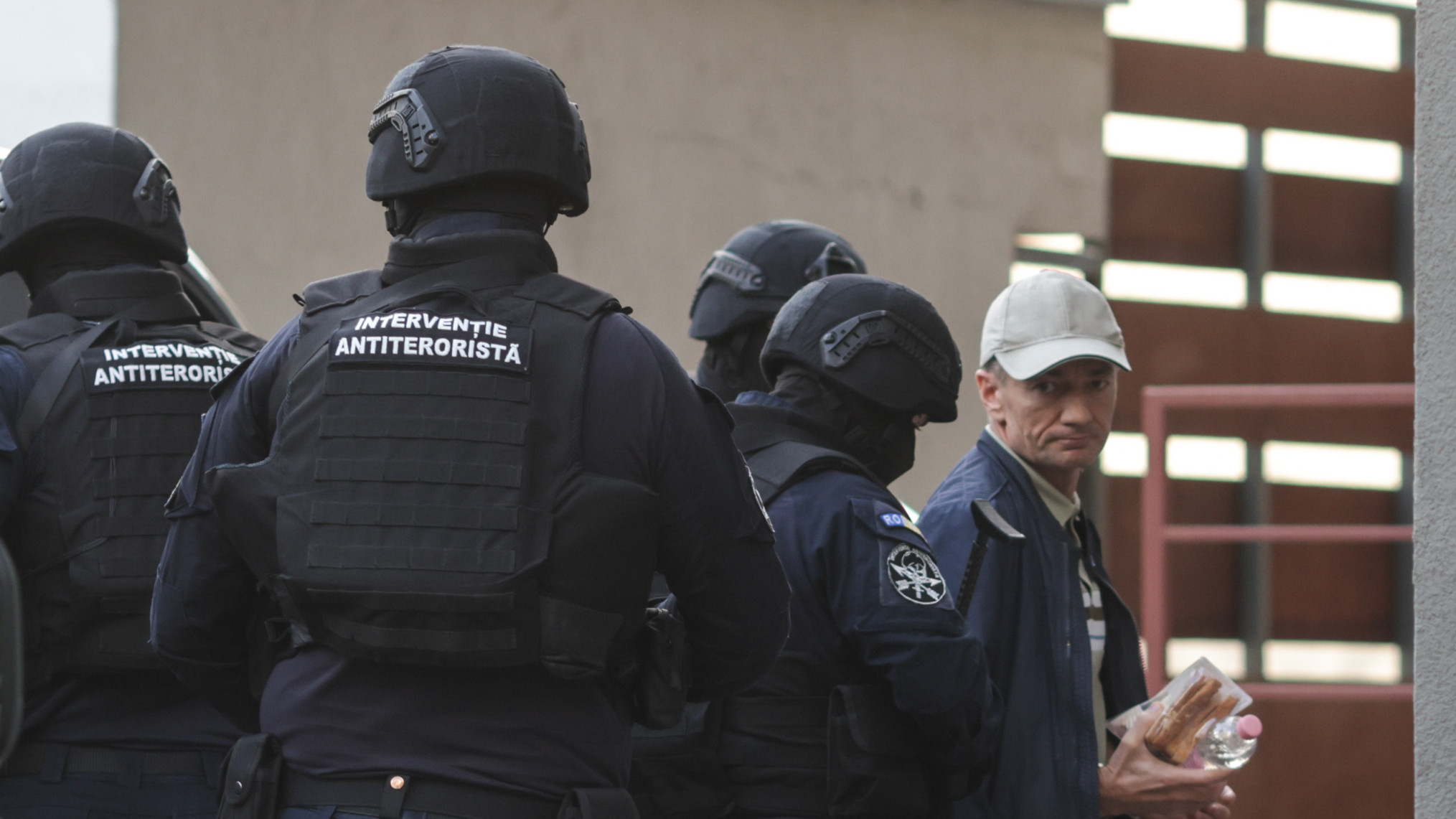 Primele imagini cu fostul șef adjunct al SIS din R. Moldova adus la DIICOT. Alexandru Bălan e acuzat de trădare