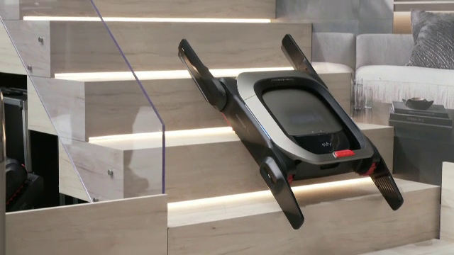 Ochelarii care traduc în timp real și un aspirator ce urcă scările singur, vedetele celui mai mare târg tech din Europa