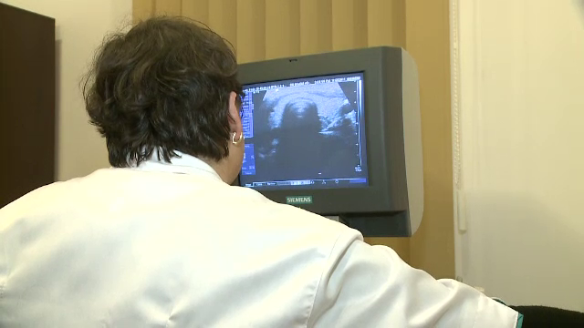 Pacienții cu cancer tiroidian așteaptă luni întregi pentru tratament cu iod radioactiv. Locurile în spitale sunt insuficiente